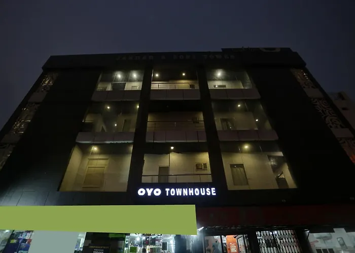Townhouse Nangal Raya Pankha Road Hotel New Delhi